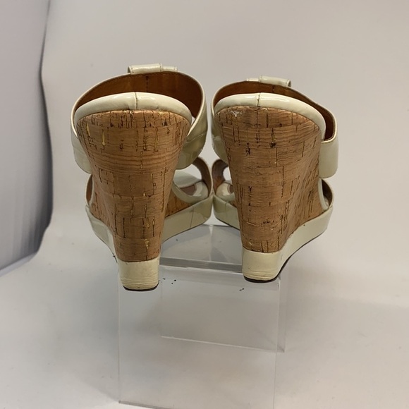 Sofft Sz 9 Patent Beige Leather Cork Wedge Sandals - Picture 4 of 10